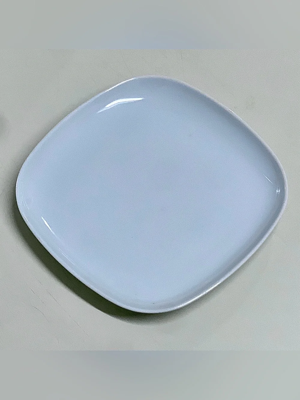 White IKEA VARDERA 13286 Soft Angle Square Dinner Plate